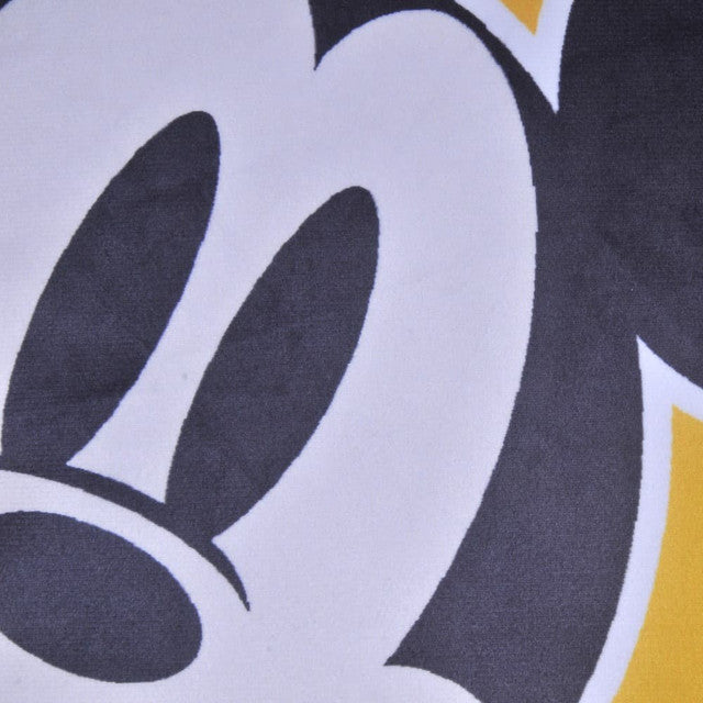 detalle del Cojín Velour 40x40 cms Mickey Yellow | Mashini