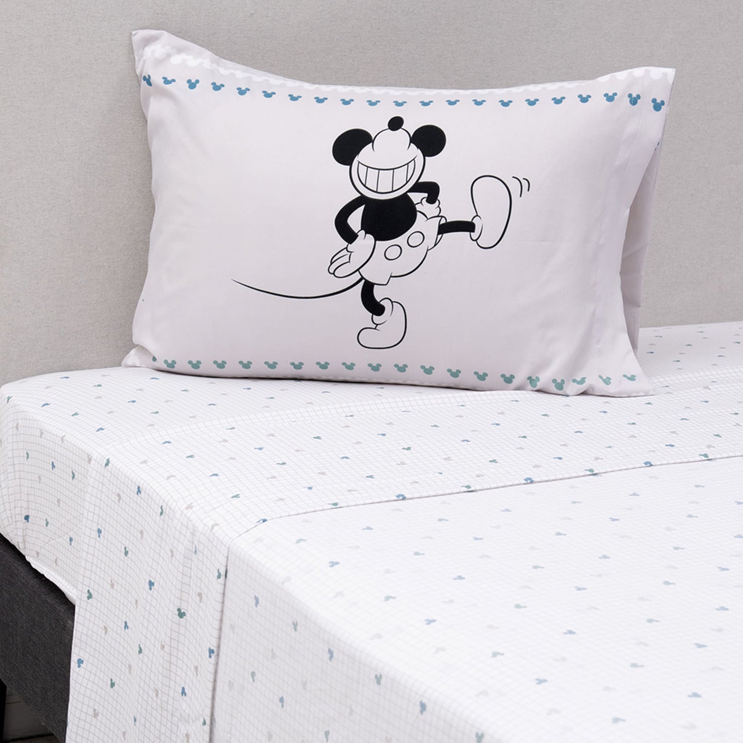Sábana 1.5 Plazas Microfibra Mickey Moving