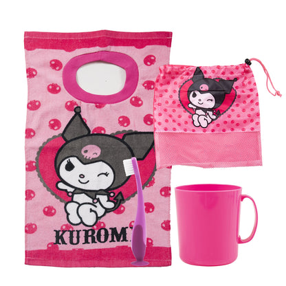 Set Toalla 30x50 cm, Cepillo Dental, Taza y Bolso Kuromi Corazón