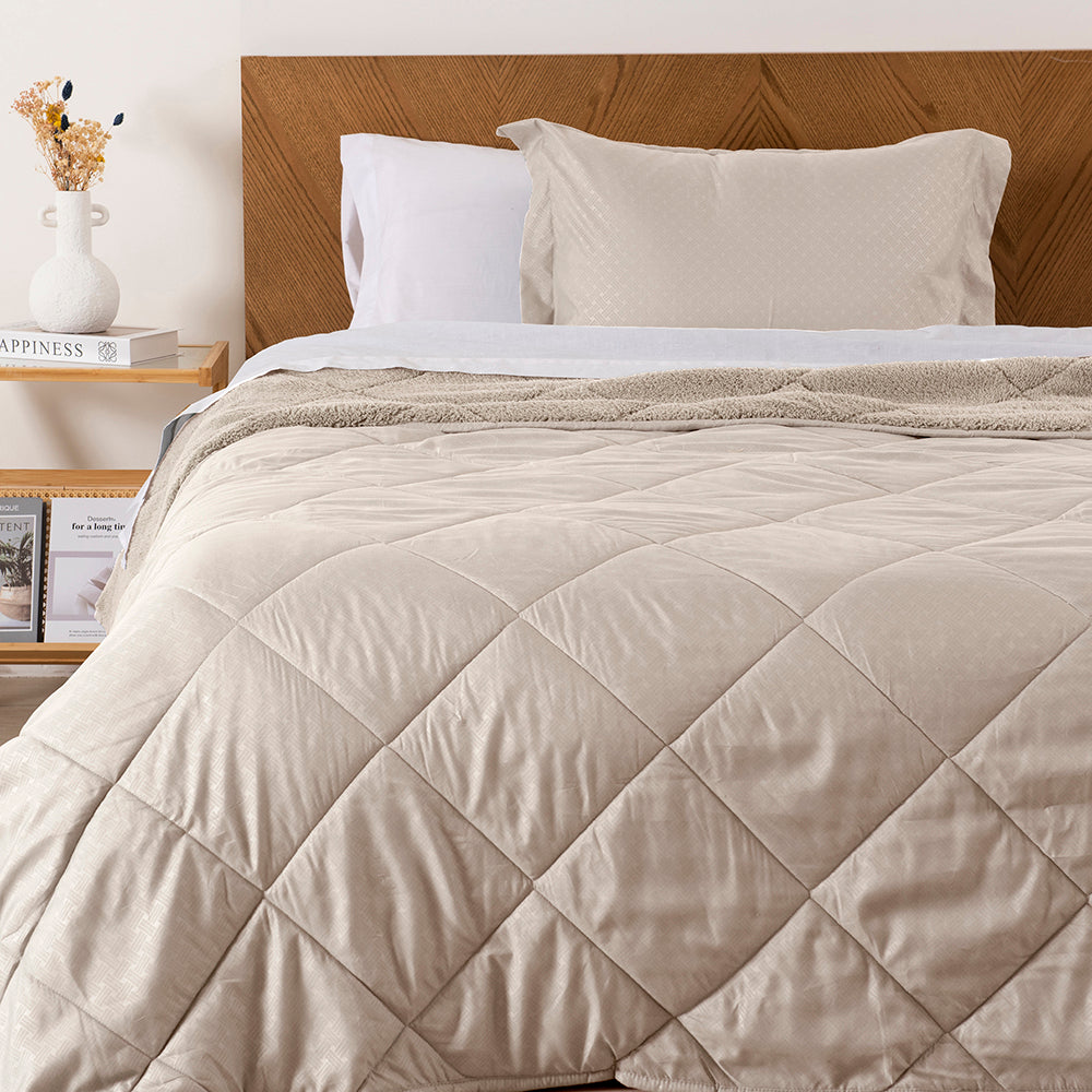 Plumón 1.5 Plazas Coral Emboss Sherpa Crudo