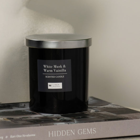 Vela Mediana Hotel Almizcle y Vainilla 206g